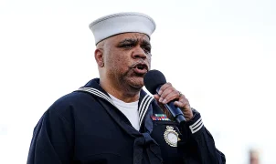 Retired Navy veteran's national anthem at Ole Miss-LSU goes viral