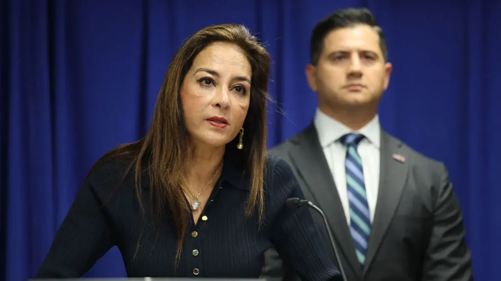 DOJ processa distrito escolar do Kansas por supostamente ocultar transição de gênero de alunos dos pais
