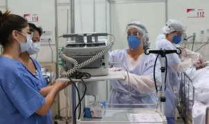 Quase metade dos médicos de UTI no Brasil tem esgotamento emocional elevado, aponta inquérito