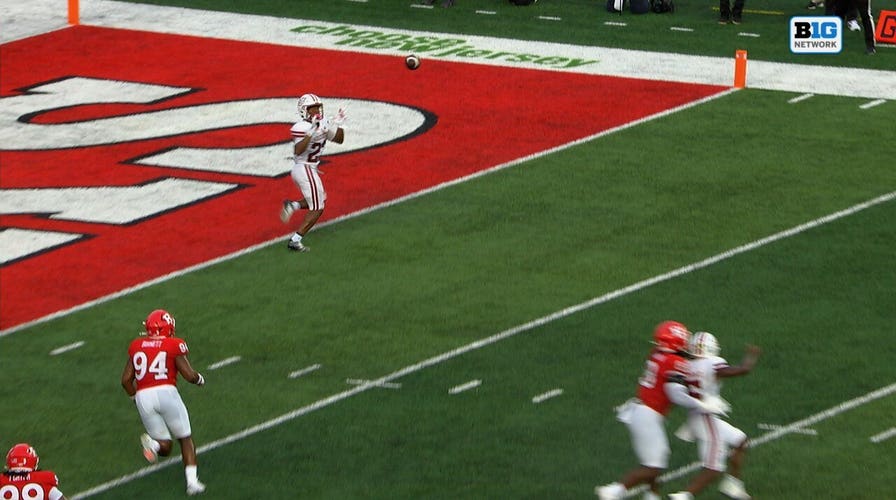 Elijah Faulkner catches second TD of game, helping UMass take lead over Rutgers