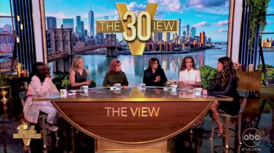 Apresentadora do The View volta a defender 25ª Emenda contra Trump