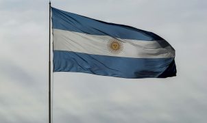 Pobreza na Argentina sobe para 32,3% e atinge 9,7 milhões de pessoas