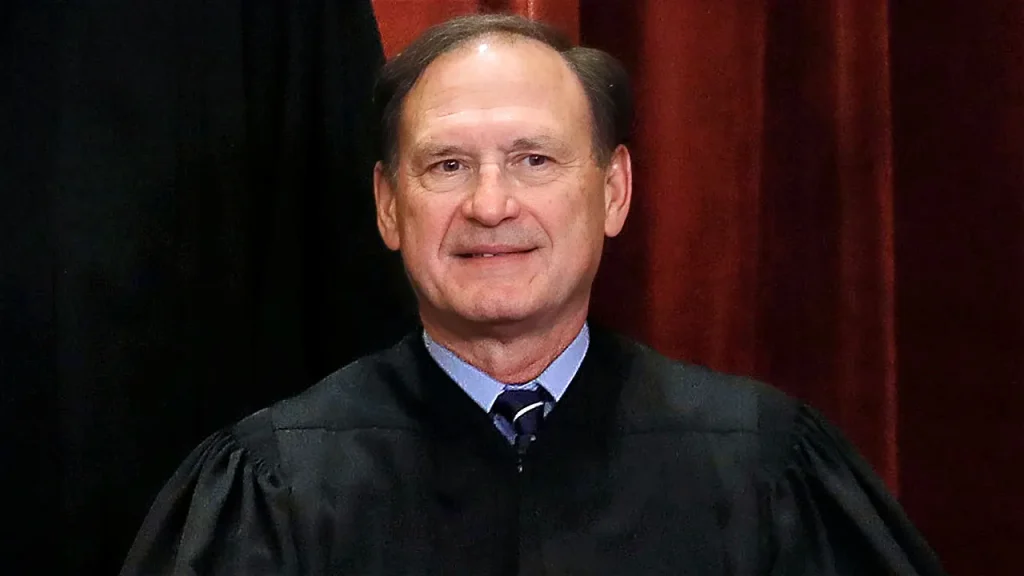 Alito se retira de caso climático contra petroleiras dias antes da sustentação oral
