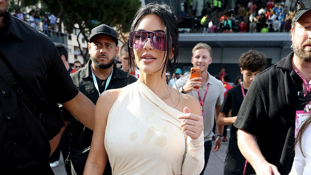 Kim Kardashian’s baseball mom reality show looks absolutely full of fireworks, Collinsworth shines & $1 beers