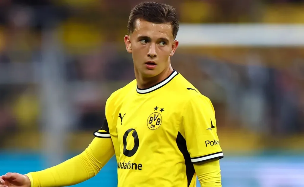 Borussia Dortmund revela problema de saúde de Karetsas após susto na Champions