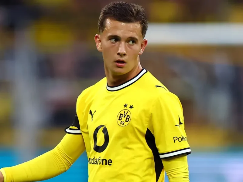 Borussia Dortmund revela problema de saúde de Karetsas após susto na Champions