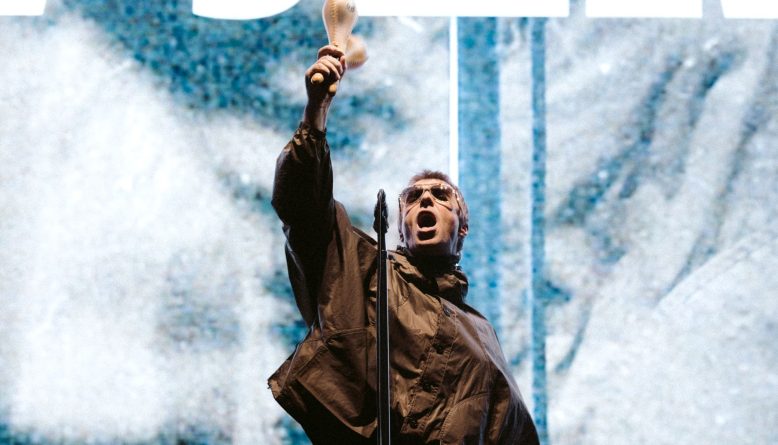 Oasis provoca fãs com teaser em Paris, palco do rompimento da banda em 2009