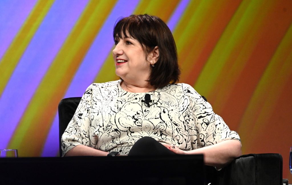 Gillian Gilbert, do New Order, revela que está em tratamento contra câncer