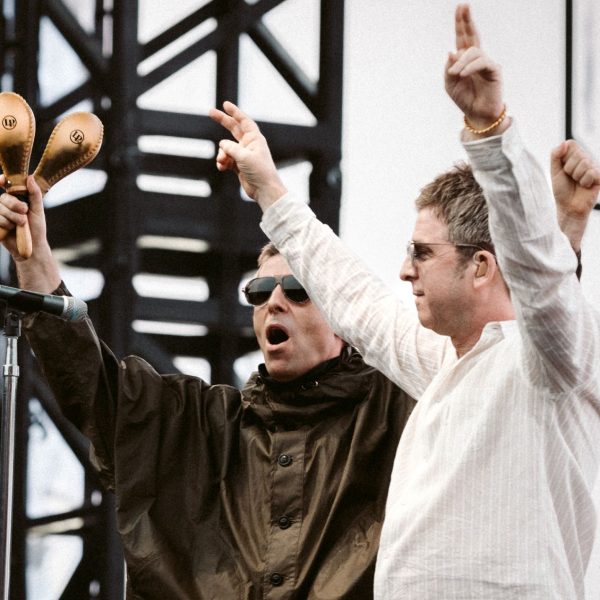 Oasis insinua show no Slane Castle e prepara anúncio de turnê para 2027