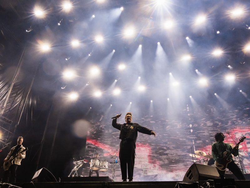 Papa Roach cancela show no Louder Than Life após emergência de saúde do baixista Tobin Esperance