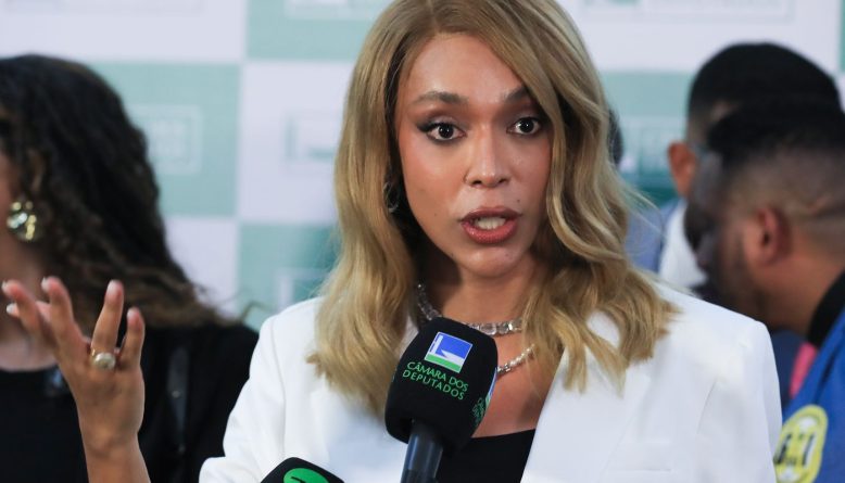 Mendonça recua e libera postagem de Erika Hilton sobre Nossa Senhora Aparecida