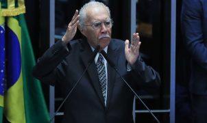 José Sarney, de 96 anos, é internado em São Luís com pneumonia