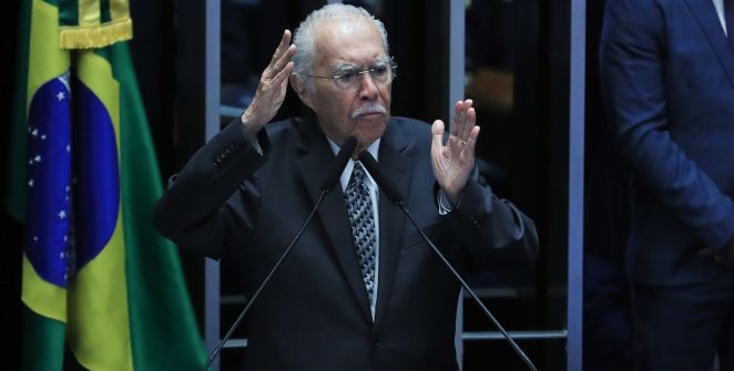 José Sarney, de 96 anos, é internado em São Luís com pneumonia