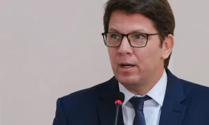 Dino vê indícios de liderança de Mário Frias em desvio de emendas para filme sobre Bolsonaro