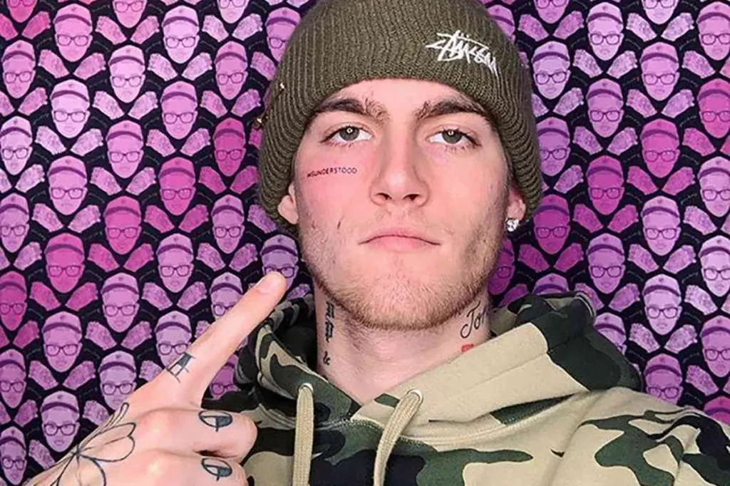 Presley Gerber enfrenta DUI, tatuagem no rosto e reabilitações fracassadas, diz fonte