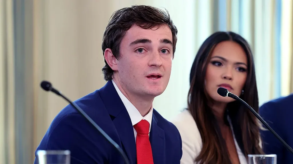 Professor da UC Irvine é acusado de incentivar violência contra conservador Nick Shirley antes de evento em Harvard