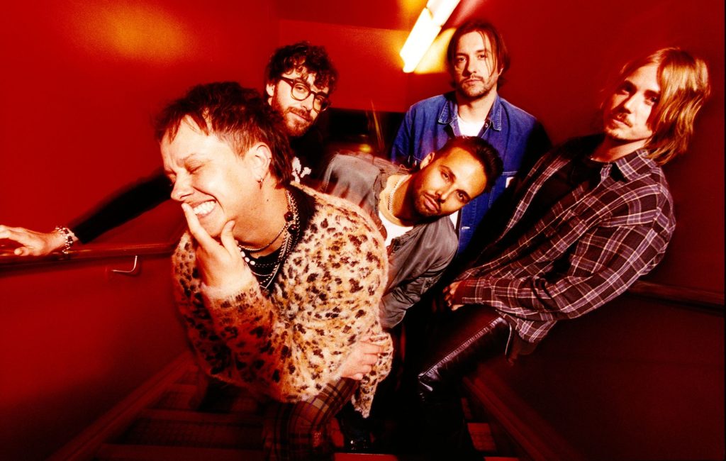 Nothing But Thieves lança Stray Dogs e anuncia maior turnê da carreira para 2027