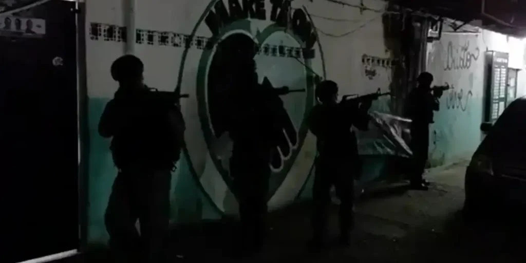 Operação no Complexo da Maré prende 12 suspeitos e apreende 12 fuzis; três morreram