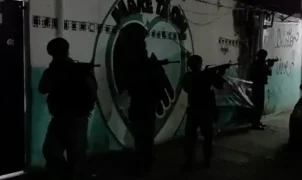 Operação no Complexo da Maré prende 12 suspeitos e apreende 12 fuzis; três morreram