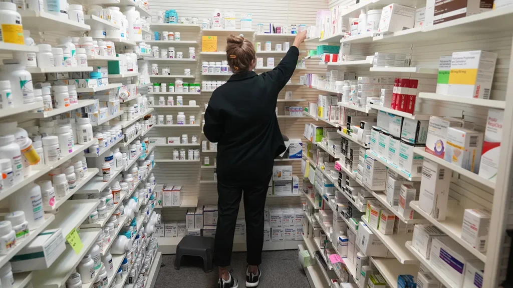 EUA produzem apenas 3% dos insumos farmacêuticos globais enquanto China domina 45% do mercado