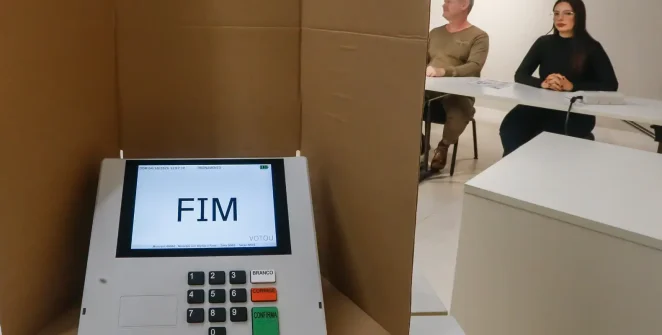 Justiça Eleitoral amplia regras para barrar dispositivos conectados na cabine de votação