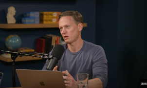 'Pod Save America' hosts joke about Trump dying from heart disease