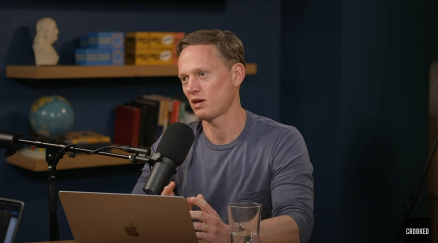 Ex-assessores de Obama brincam sobre morte de Trump em podcast e geram reação de republicanos