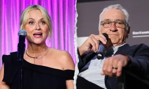 De Niro gets emotional as Poehler thanks him for being outspoken as Trump critic