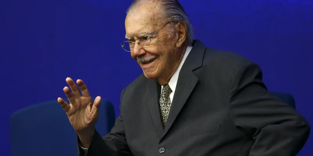 José Sarney é internado em São Paulo para tratar pneumonia bacteriana