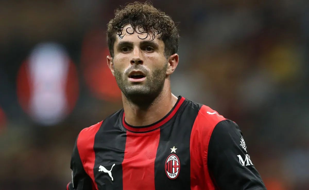 Amorim poupa Pulisic e aposta em Cissé como titular do Milan contra o Bournemouth