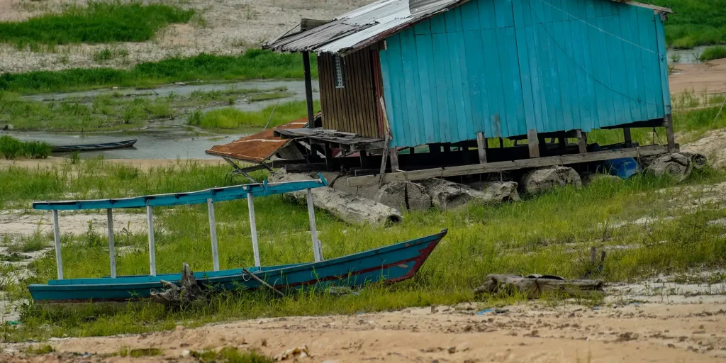Estiagem na Amazônia pode se agravar e manter rios em níveis críticos até 2027