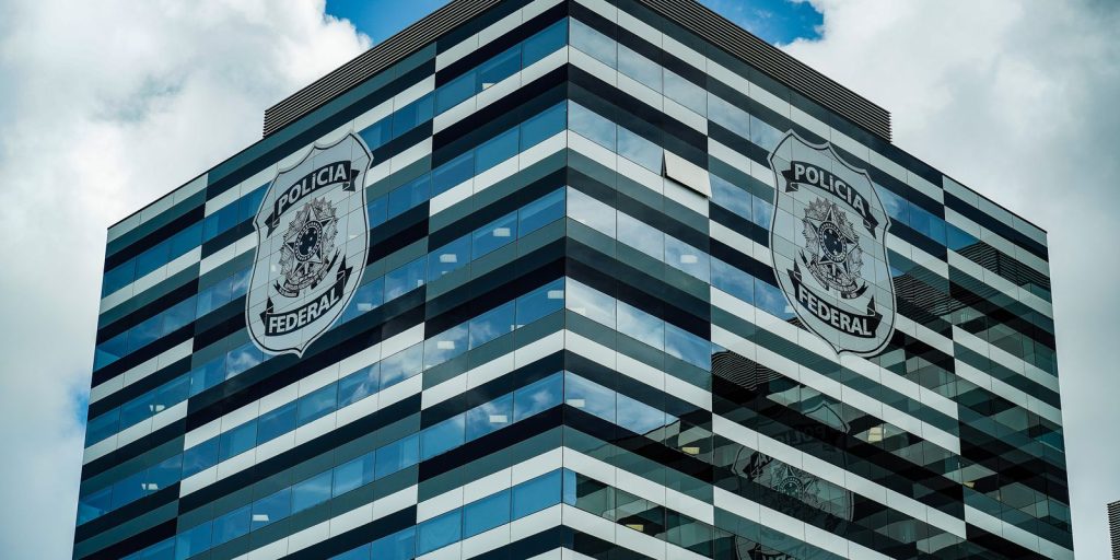 Diretores da PF declaram apoio a Andrei Rodrigues e oferecem cargos ao comando interino