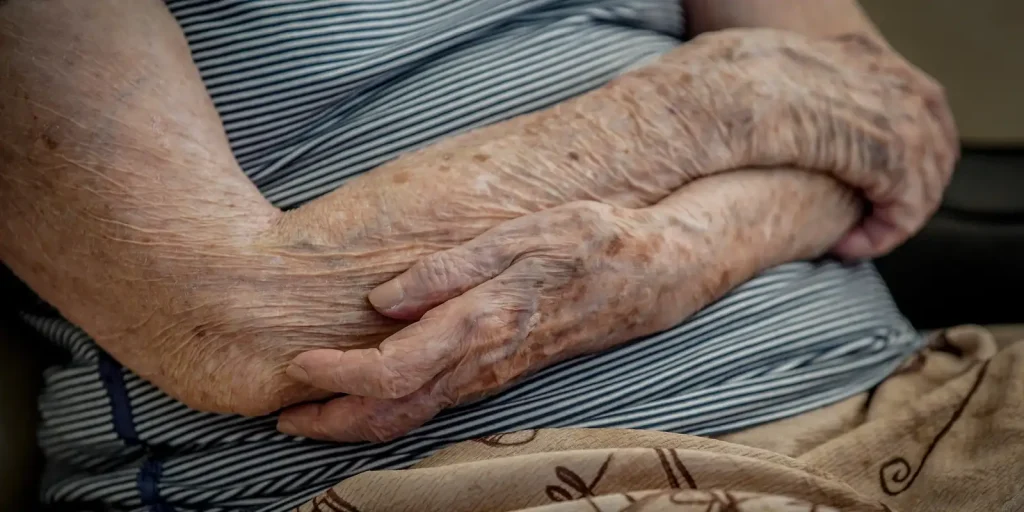 Insegurança alimentar em lares com idosos recua e atinge 5,6 milhões de domicílios