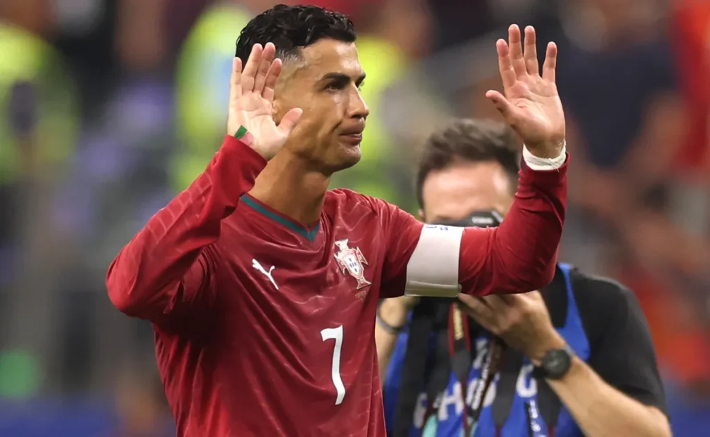 Ronaldo diz estar pronto para ficar no banco na estreia de Portugal na Nations League