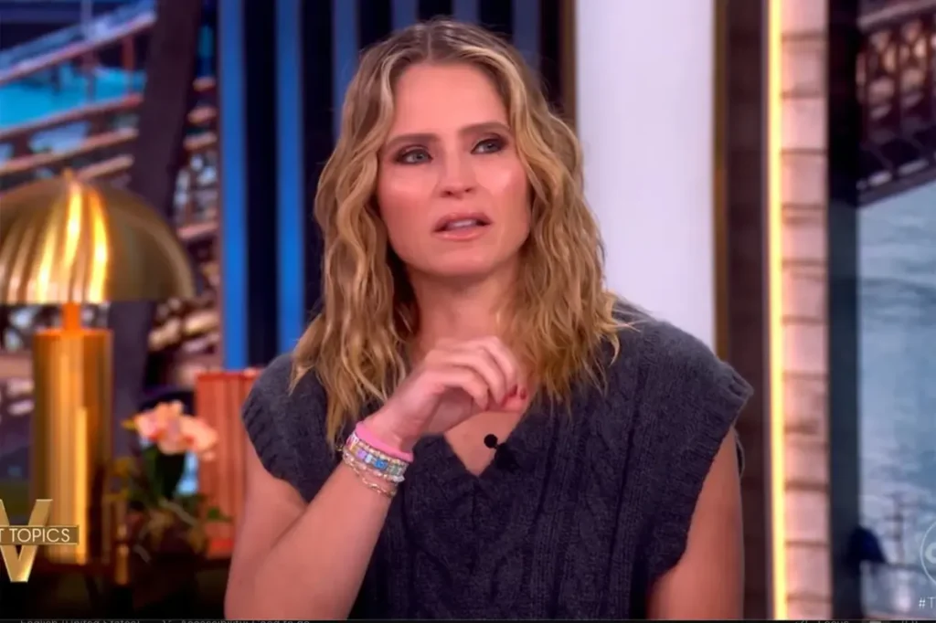 Sara Haines revela motivo brutal de ausência no The View e se emociona
