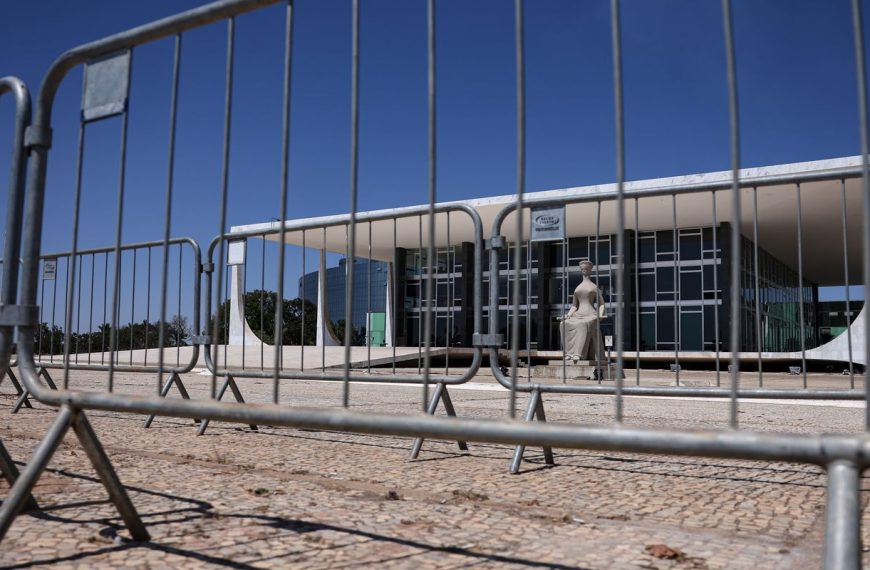 Esquema especial de segurança cerca o STF para julgamento sobre Moraes nesta terça
