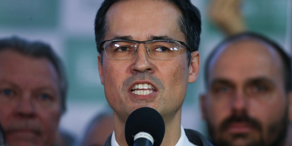 TSE forma maioria para manter suspensão da campanha de Deltan Dallagnol ao Senado