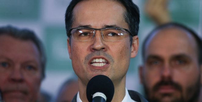 TSE forma maioria para manter suspensão da campanha de Deltan Dallagnol ao Senado