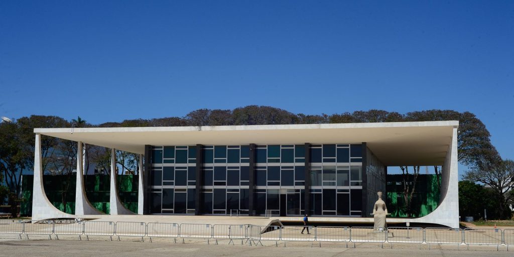 Fachin dá cinco dias para PGR se manifestar sobre pedidos de soltura nos casos INSS e Master