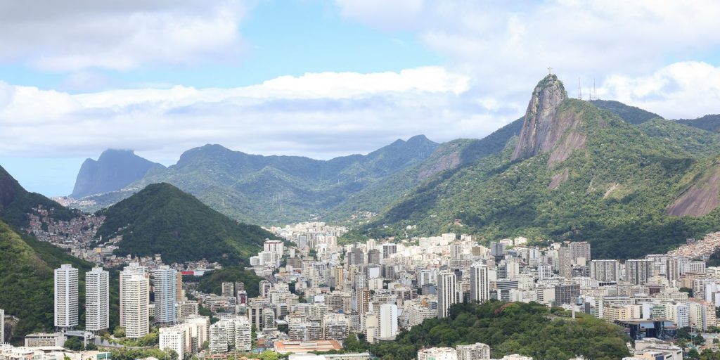 Evento gratuito no Rio reúne 15 mil jovens em busca de orientação profissional