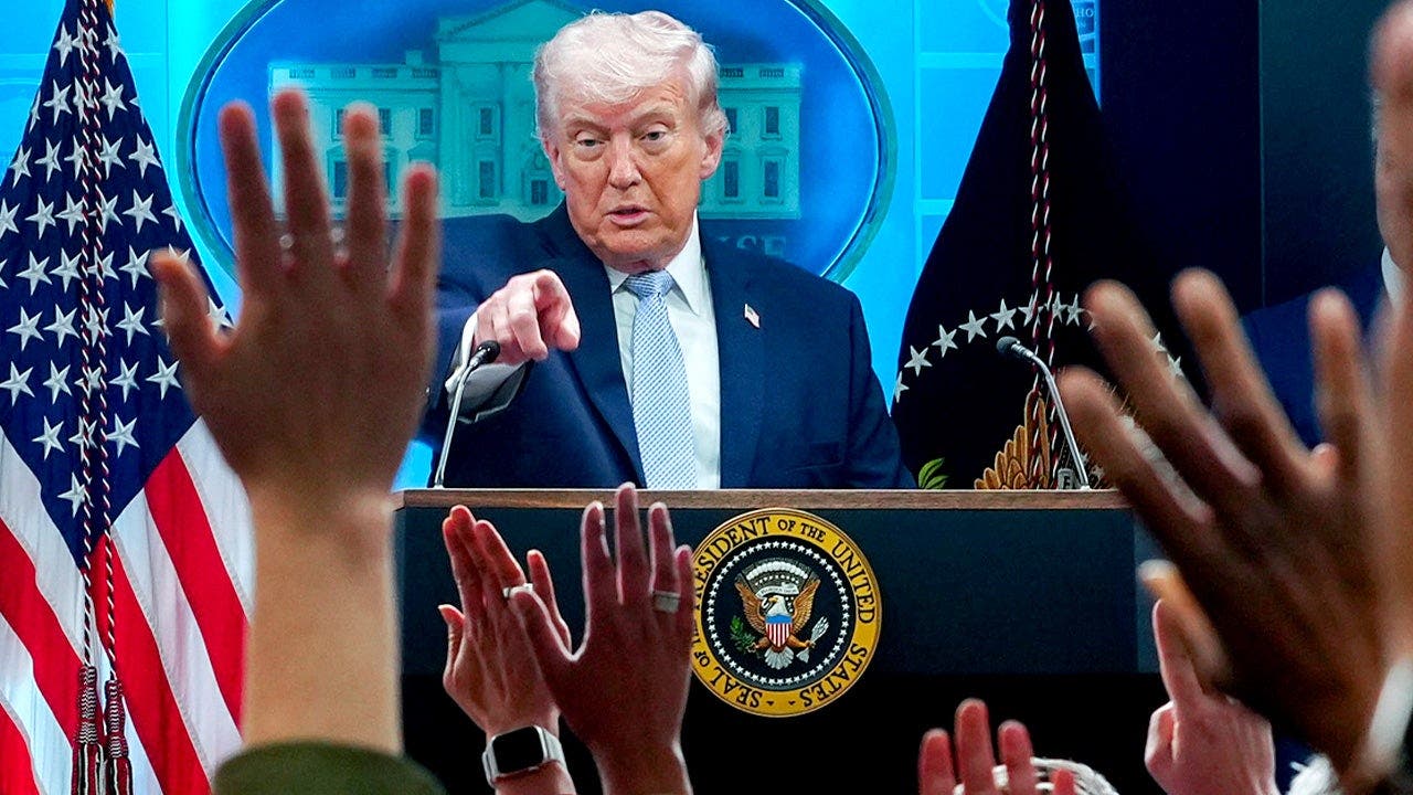 Jornalistas apontam Trump mais à vontade e Casa Branca mais fechada no segundo mandato