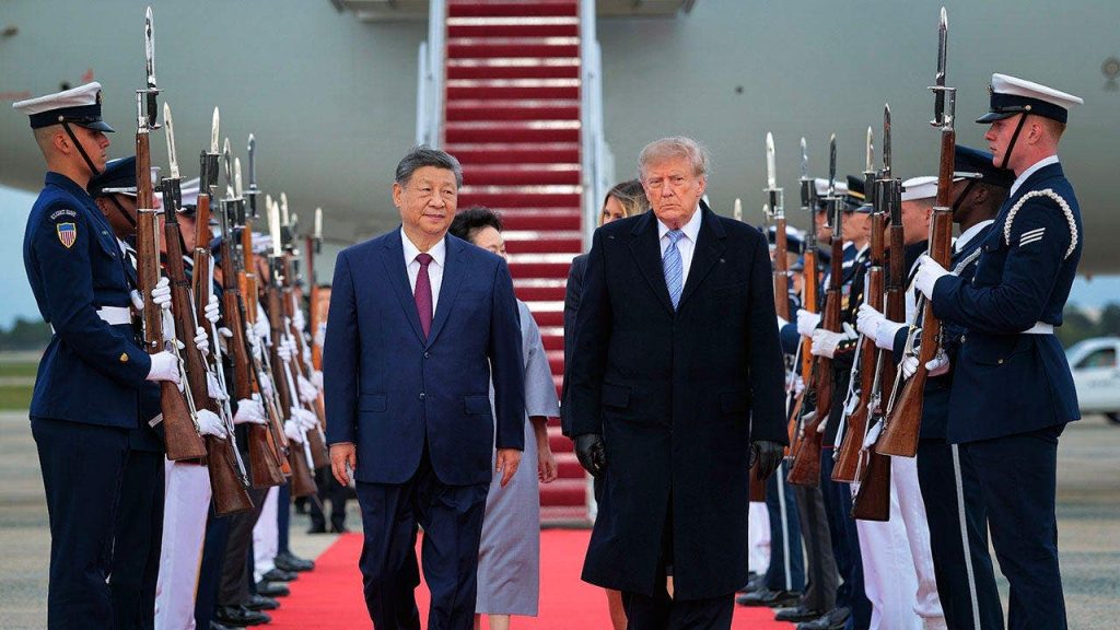 Senadores republicanos criticam recepção extravagante a Xi Jinping na Casa Branca