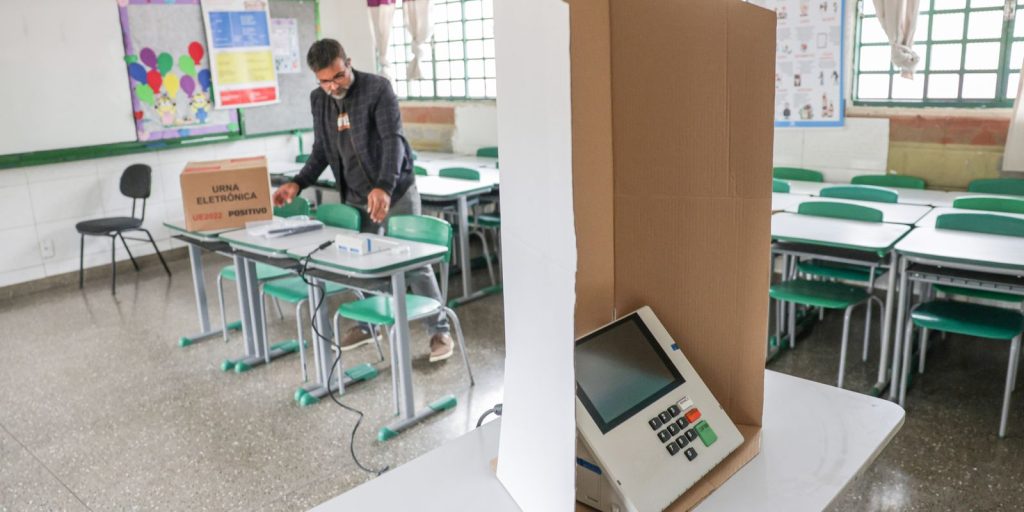 Rio monta quartel-general com 50 mil câmeras para monitorar eleição deste domingo