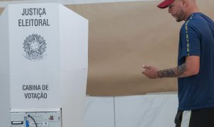 Segundo turno: eleitor pode levar colinha, mas celular fica com o mesário
