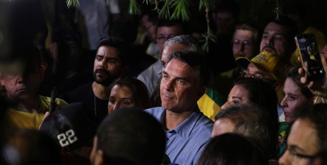 Flávio Bolsonaro condiciona abertura de sigilos a exigências sobre Lula