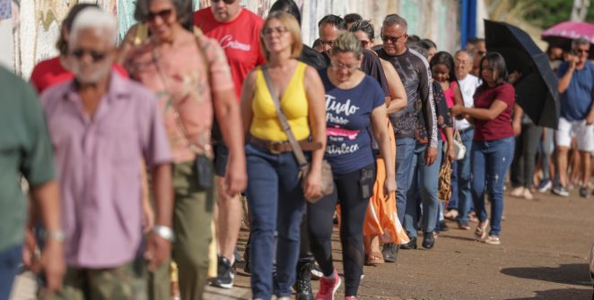 Lula pede prorrogação da votação e critica prefeitos por falhas no transporte