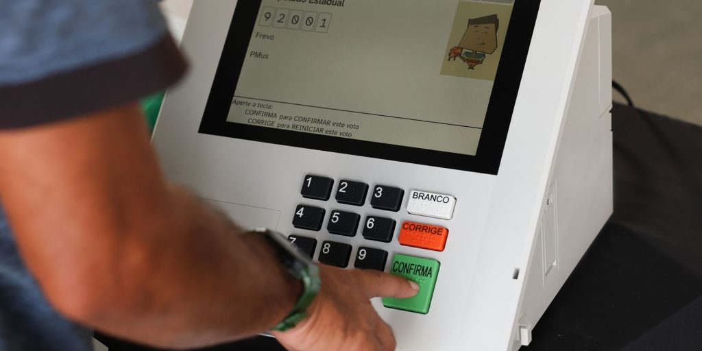 Eleições 2026: saiba como justificar a ausência e evitar multa de R$ 3,51 por turno