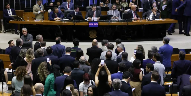 Alcolumbre agenda para quarta-feira votação da PEC que acaba com a escala 6x1