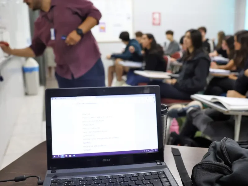 Docentes usam inteligência artificial para inovar e engajar alunos