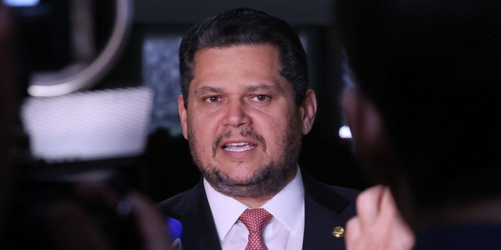 Alcolumbre agenda para terça-feira votação da PEC da Segurança Pública no plenário do Senado